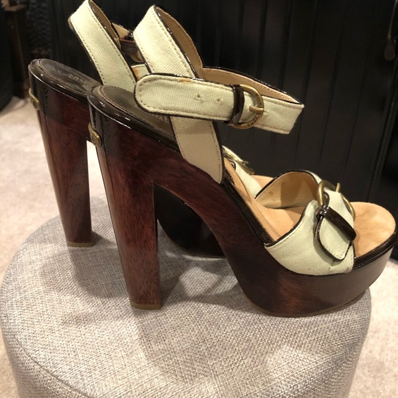 GORGEOUS PAIR OF PLATFORM HIGH HEELS! Never been worn out, only tried on at home - Picture 1 of 5
